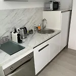 Appartement Grand Neuf à 50 M Du Port