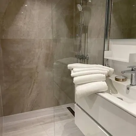 Grand Neuf à 50 M Du Port Appartement Saint-Tropez