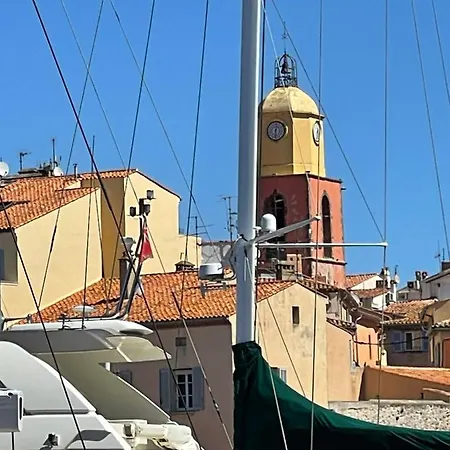 Grand Neuf à 50 M Du Port Appartement *