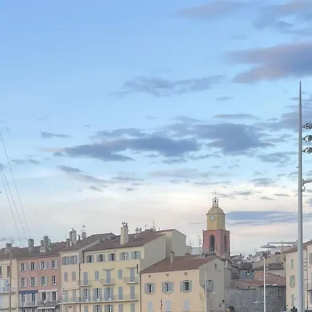 Grand Neuf à 50 M Du Port *