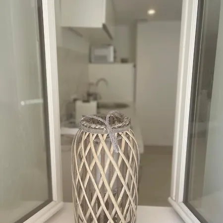 Grand Neuf à 50 M Du Port