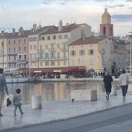 Lejlighed Grand Neuf A 50 M Du Port