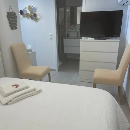 Appartement Grand Neuf à 50 M Du Port *