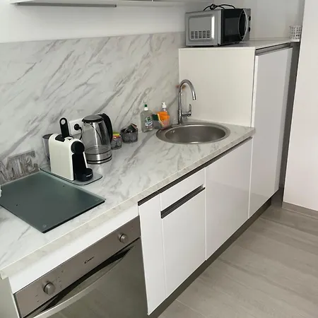 Appartement Grand Neuf à 50 M Du Port